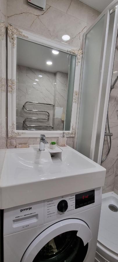 A. G. Central Apartaments Šiauliai Екстериор снимка
