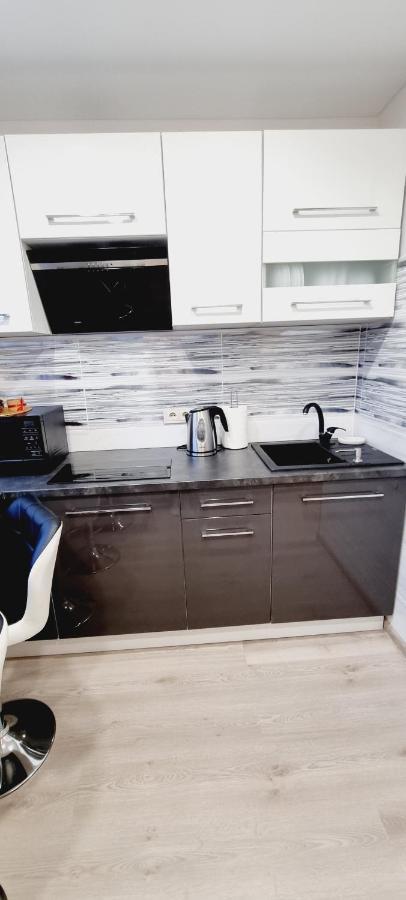 A. G. Central Apartaments Šiauliai Екстериор снимка